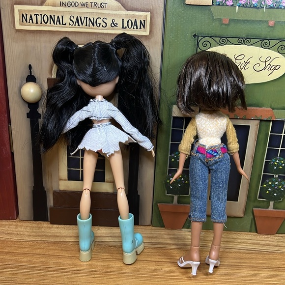 2 Bratz Dolls Yasmin 2001 & Jade 2015 MGA - Picture 9 of 9